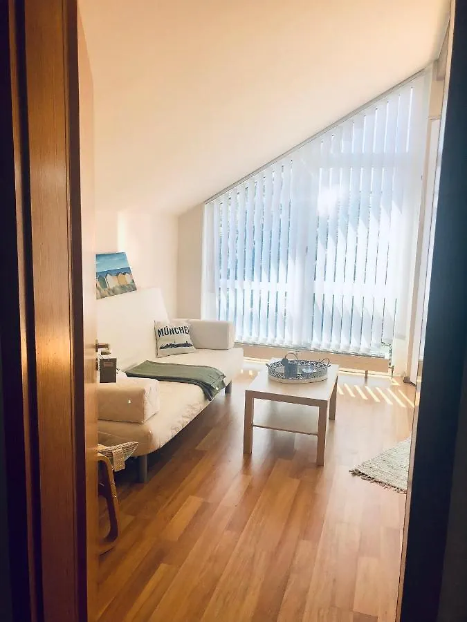 Appartement Cozy Dachgeschoss-Atelier Studios Munich